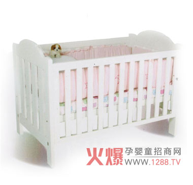 海孚隆嬰兒床款式新穎 引領(lǐng)時尚
