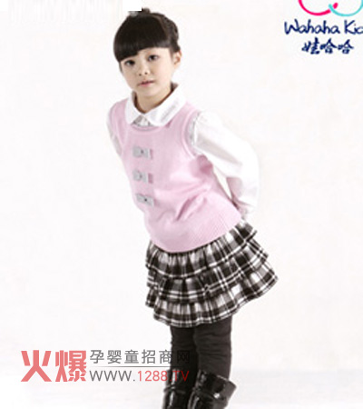 娃哈哈女童服裝時(shí)尚可愛