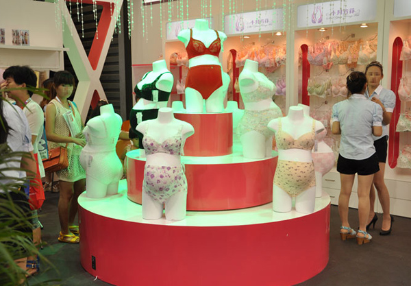 十月芳菲孕婦內(nèi)衣參加上海CBME展