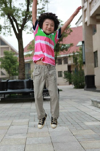 NEEZA(l)ͯL(zhng)ѝ
