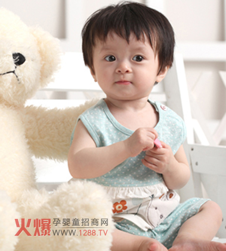 哆啦小貝藍(lán)色圓領(lǐng)無袖套裝伴寶寶健康成長