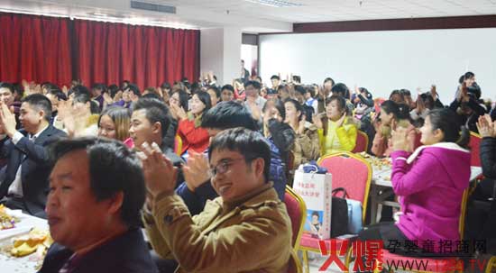 一個(gè)團(tuán)隊(duì)的五個(gè)基本要素：溝通、信任、慎重、換位、快樂