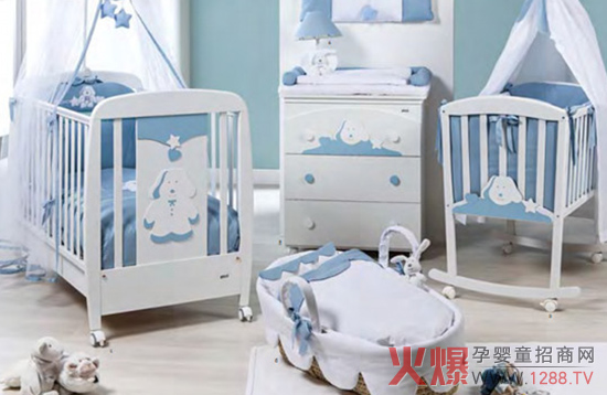 嬰幼童床應(yīng)該買什么材質(zhì)的？
