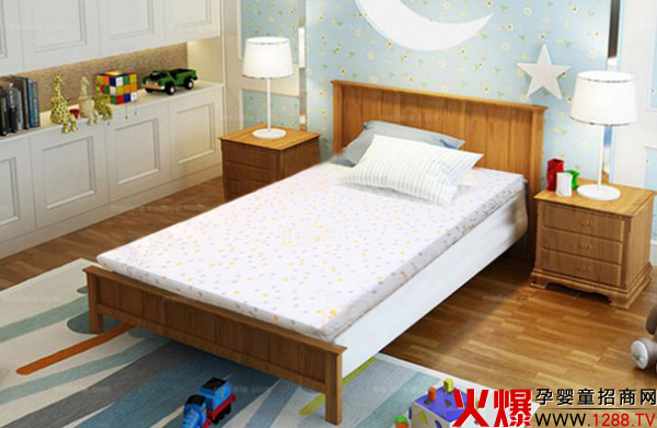 寶寶睡眠發(fā)育好 嬰童床墊把芬可找